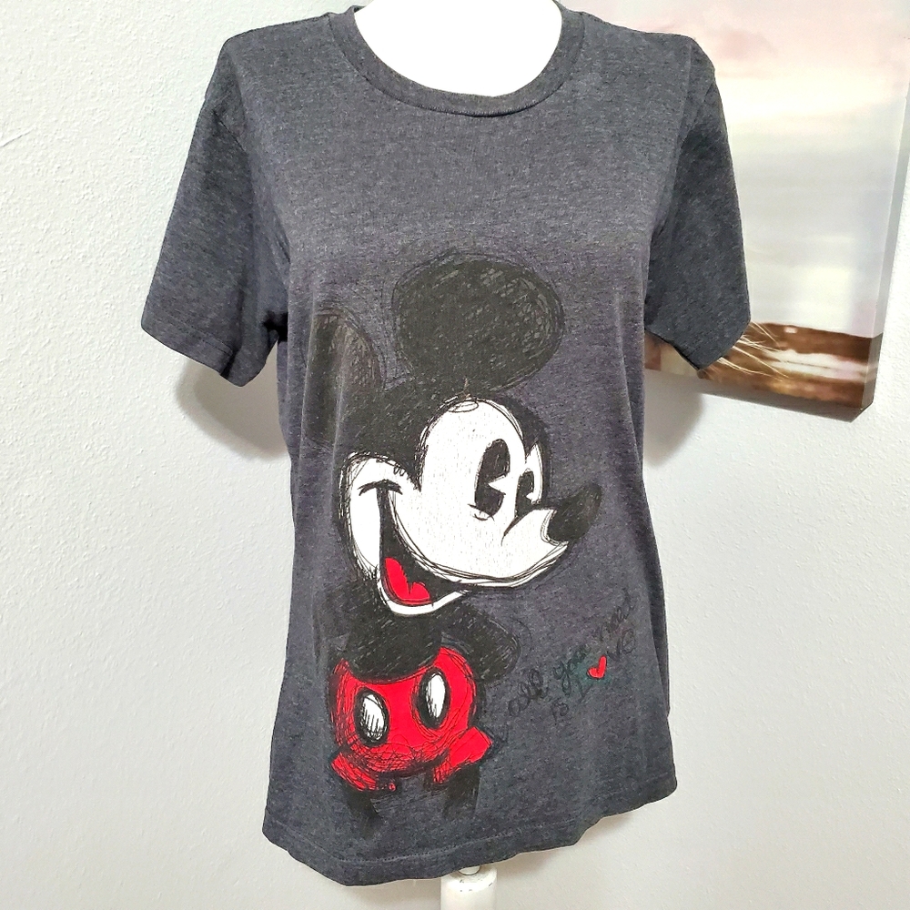 Disney Mickey Mouse Heart Tee Size Large
